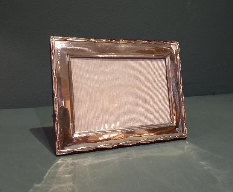 Antique Silver Twisted Ribbon Surround Photo Frame - Image 5