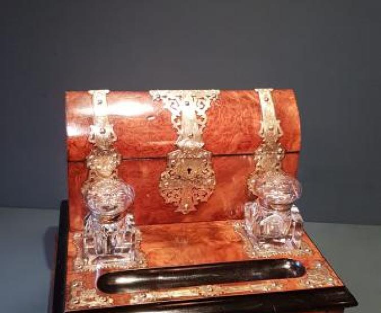 Fine Quality Victorian Walnut Stationary and Ink Stand  - Image 7