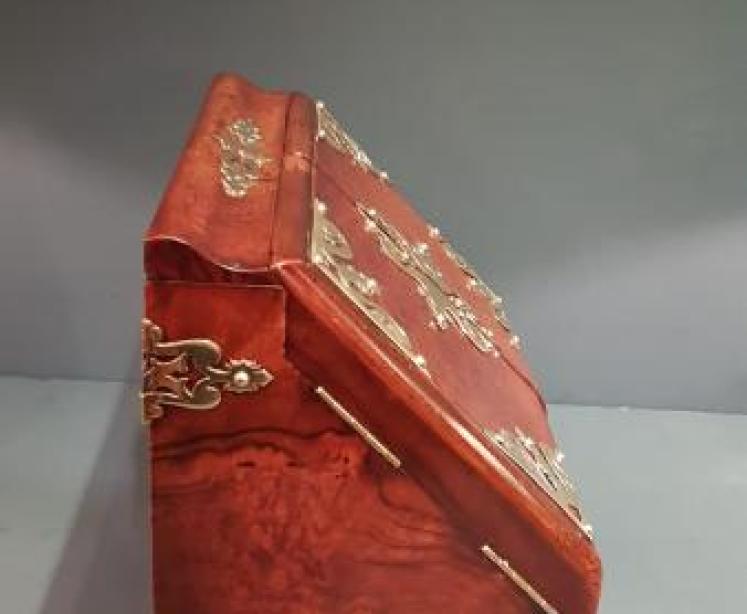 Superb Victorian Walnut Stationary Box - Image 3