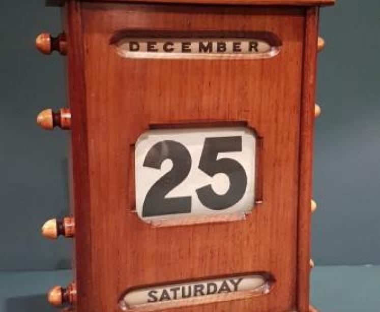 Large Edwardian Walnut Perpetual Desk Calendar - Image 1