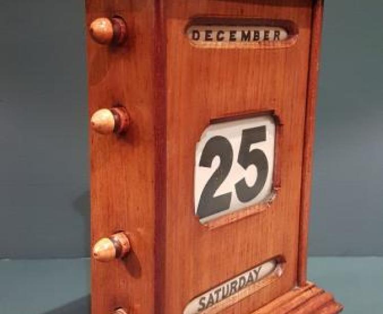 Large Edwardian Walnut Perpetual Desk Calendar - Image 5