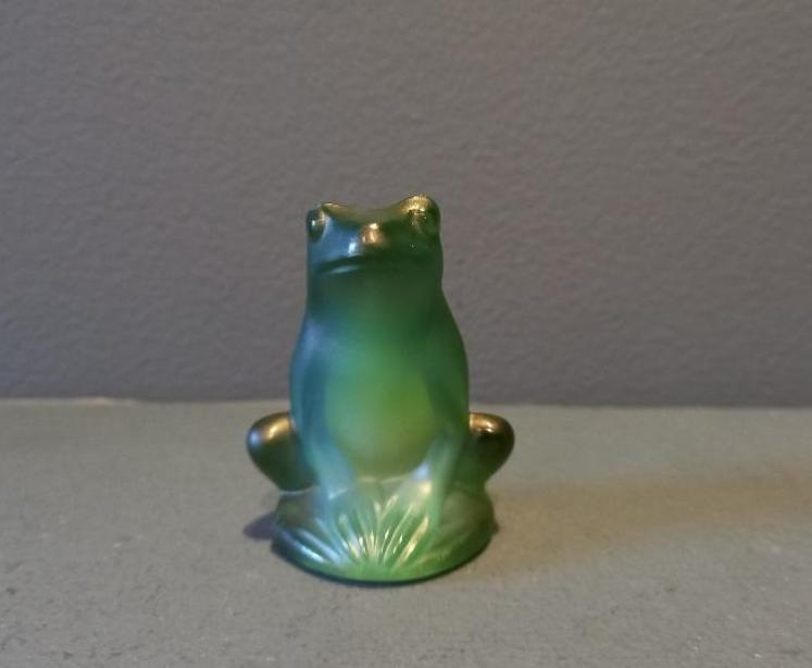 Lalique Green Opalescent Frog - Image 1