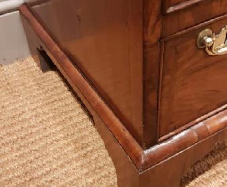 Superb George I Walnut Kneehole Desk  - Image 7