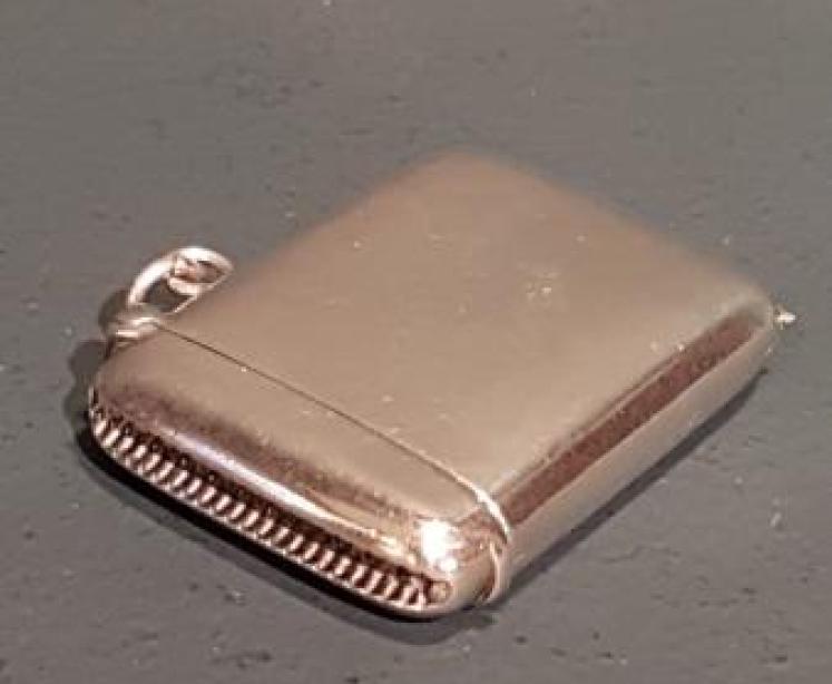 Unusual Edwardian Silver Vesta with Photo Frame - Image 4