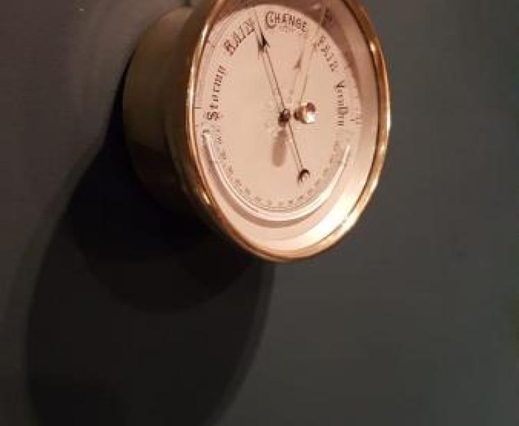 Victorian Brass Cased Marine Barometer with Crescent Thermometer - Image 7