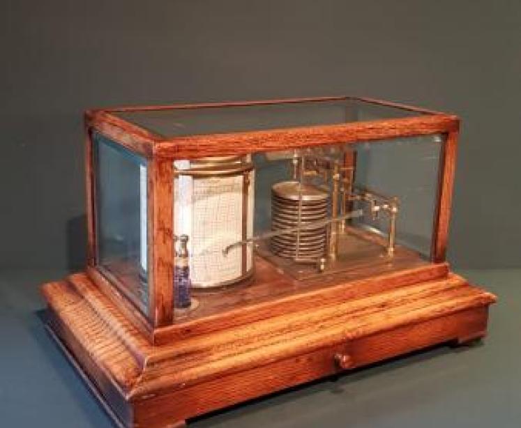Antique Oak Barograph - Image 2