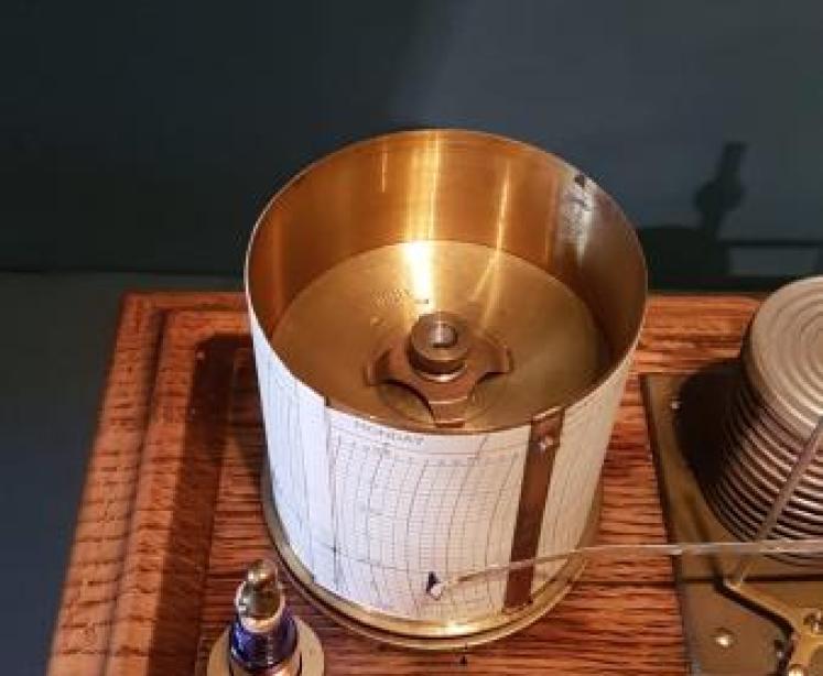 Antique Oak Barograph - Image 3
