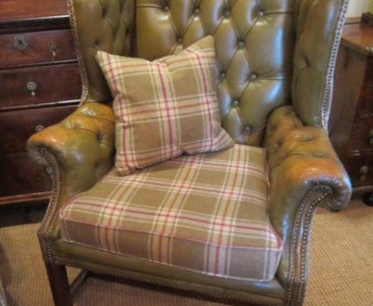 Superb Pair of Edwardian Leather Buttoned Wing Armchairs - Image 2