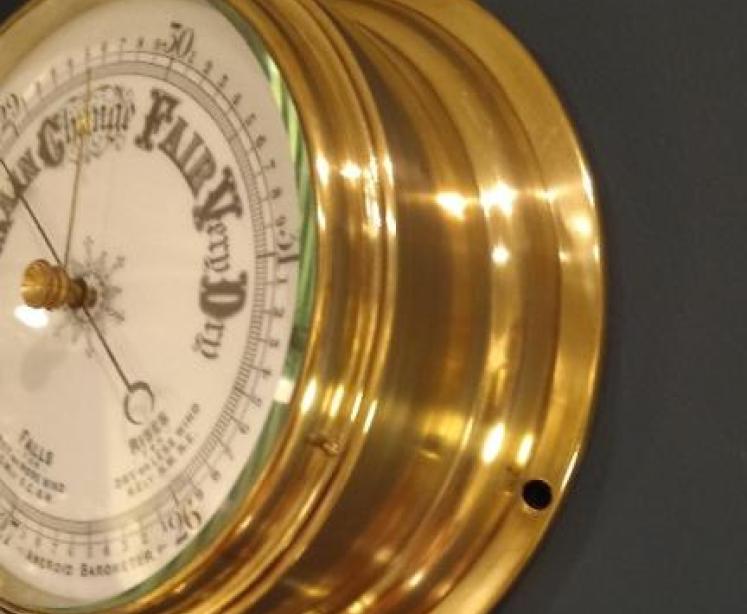 Victorian Polished Brass Ship's Bulkhead Barometer - Image 6