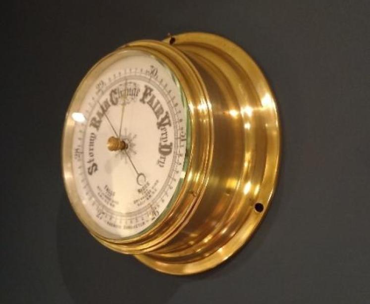 Victorian Polished Brass Ship's Bulkhead Barometer - Image 7