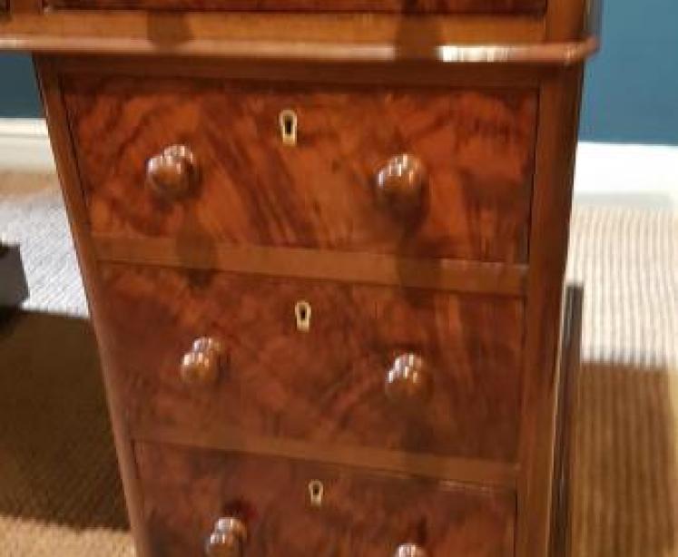 Top Quality Victorian Burr Walnut Pedestal Desk - Image 5