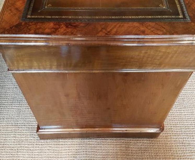 Top Quality Victorian Burr Walnut Pedestal Desk - Image 7
