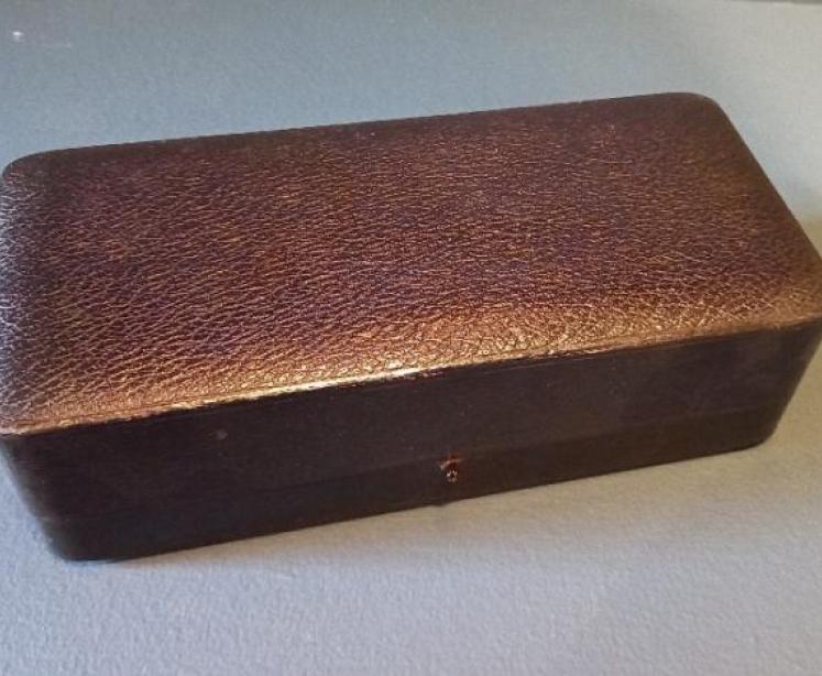 Edwardian Period Boxed Pair of Silver Dishes  - Image 6