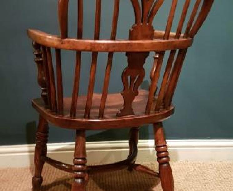 Early Victorian Yew Wood Windsor Chair - Image 3