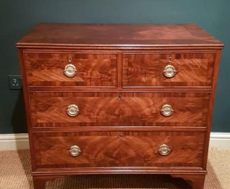 Fine Quality Regency Mahogany Chest - Image 1