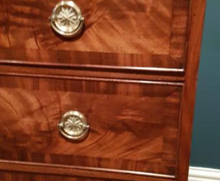 Fine Quality Regency Mahogany Chest - Image 5