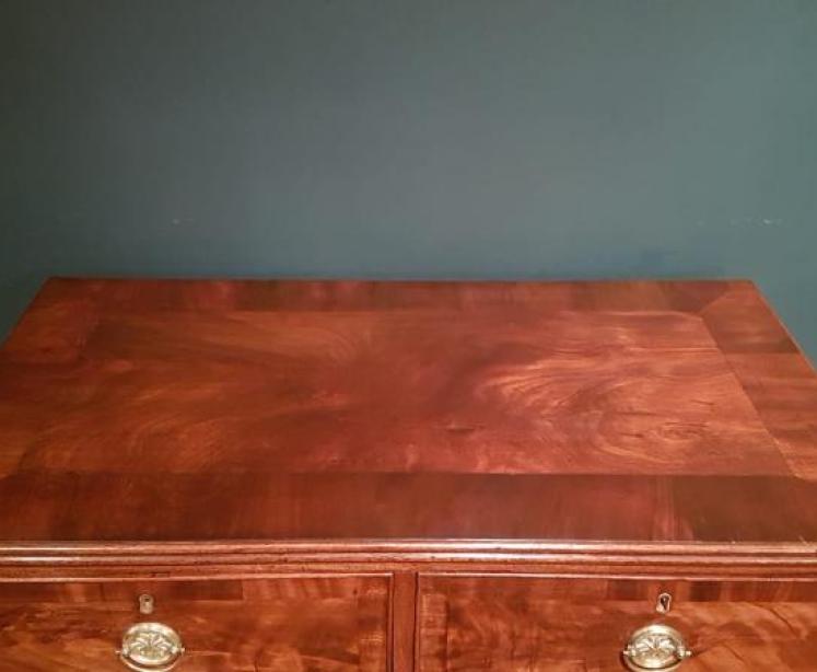 Fine Quality Regency Mahogany Chest - Image 6