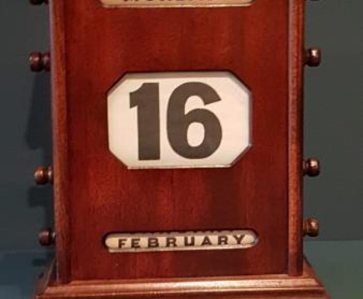 Edwardian Mahogany Perpetual Desk Calendar - Image 1
