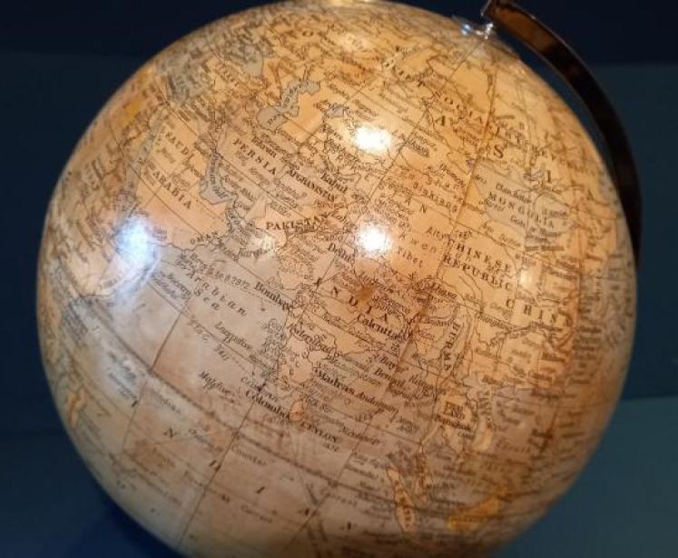 1930's 10" Geographia Papier Mache Globe - Image 5