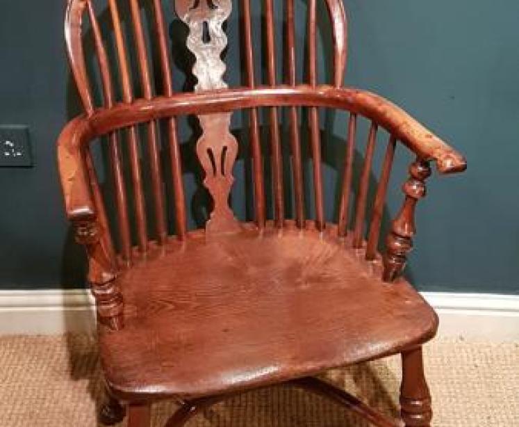 Superb Yew Wood Windsor Chair  - Image 1