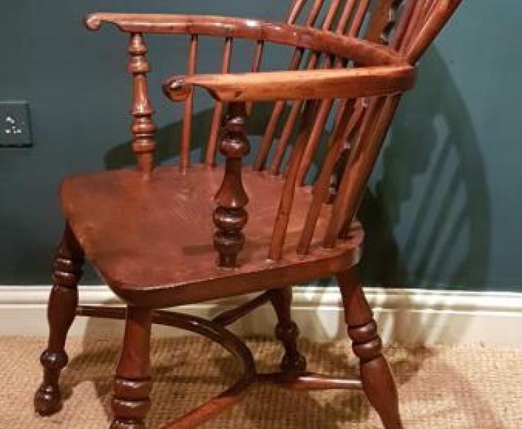 Superb Yew Wood Windsor Chair  - Image 5