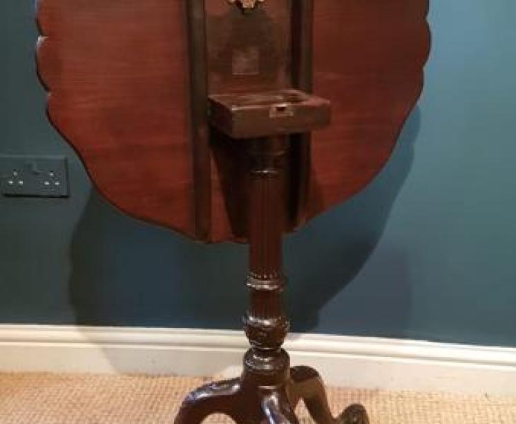 Fine Quality George III Mahogany Snap Top Table - Image 2