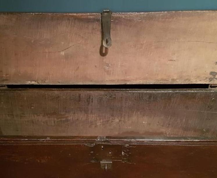 James I Period Oak Sword Box - Image 3