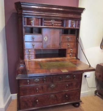 Stunning William & Mary Period Walnut Escritoire
