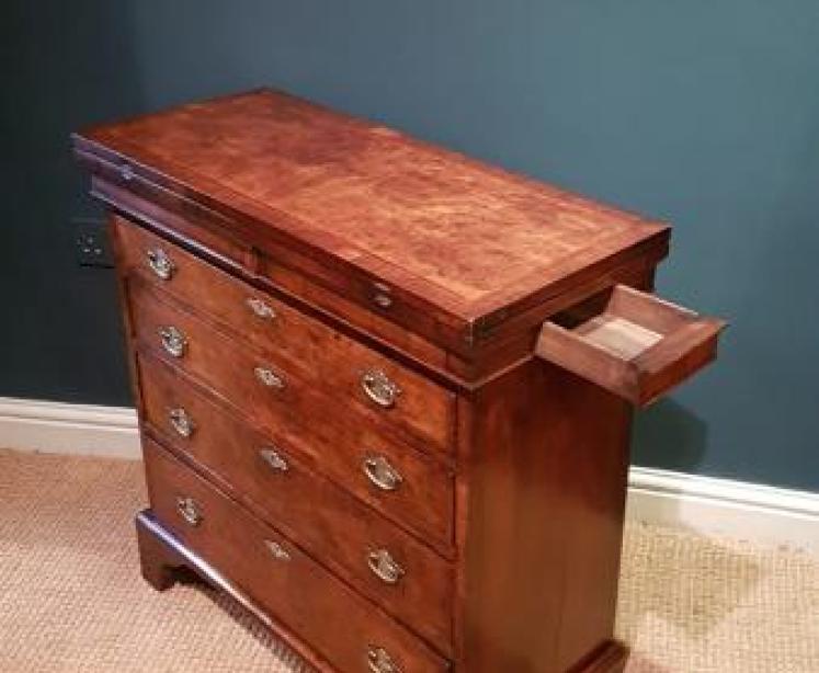 Small George II Walnut Bachelors Chest - Image 3