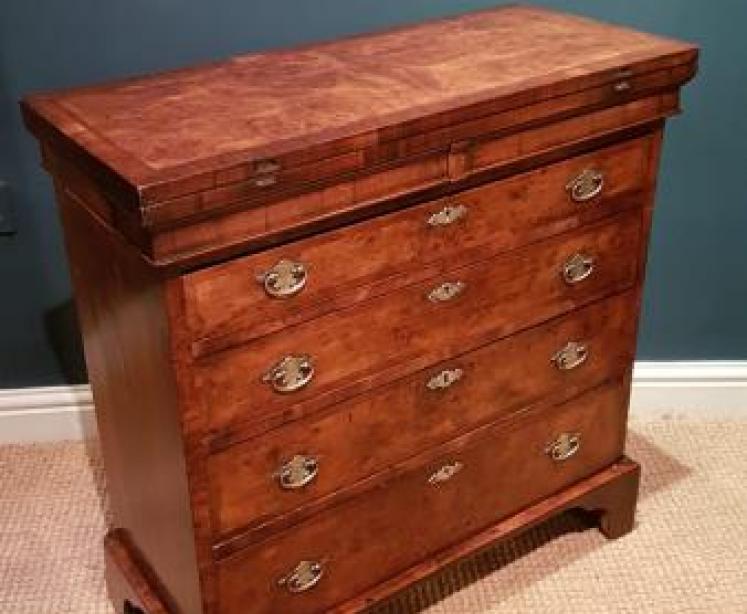Small George II Walnut Bachelors Chest - Image 5