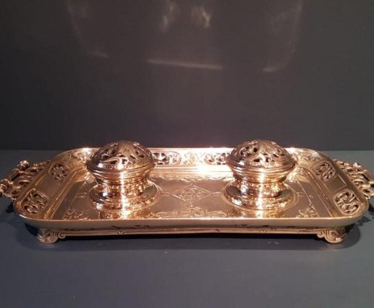 Victorian Cast Brass Pen and Ink Stand - Image 1