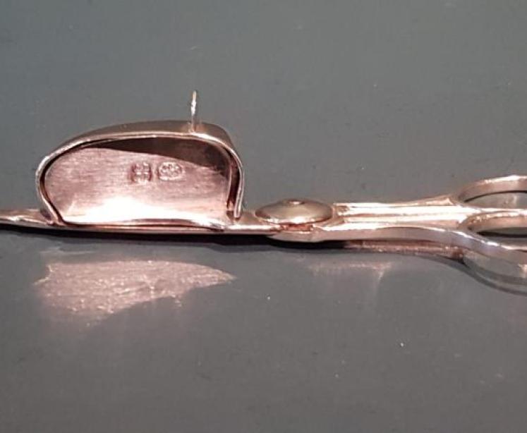 Pair of George III Silver Candle Snuffers - Image 4