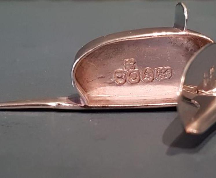 Pair of George III Silver Candle Snuffers - Image 6