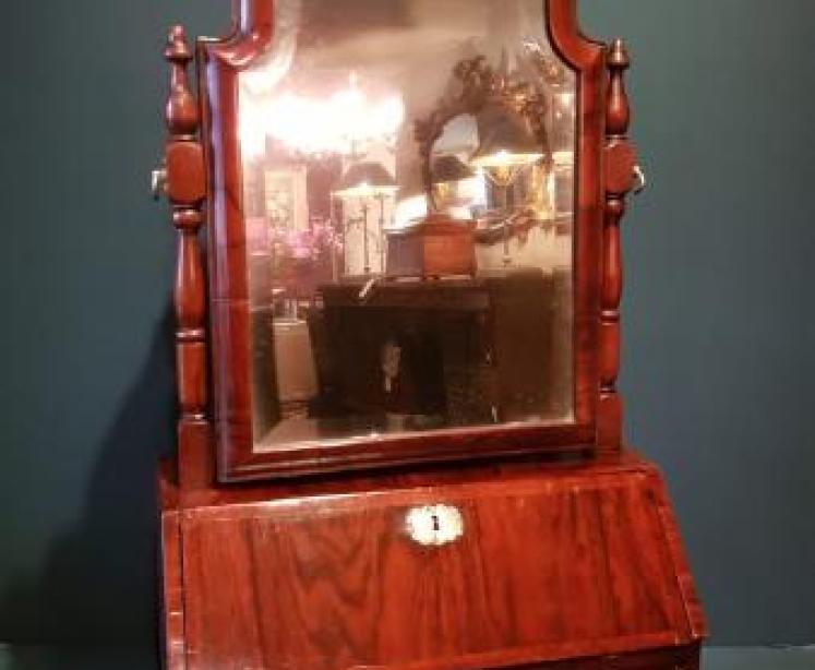 George I Walnut Toilet Mirror - Image 1