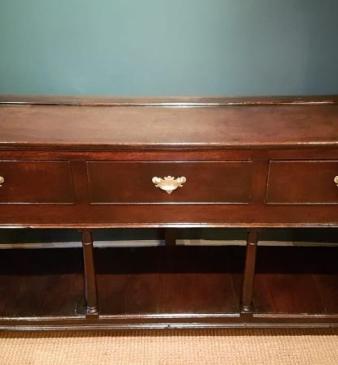 Superb George II Oak Open Pot Board Dresser