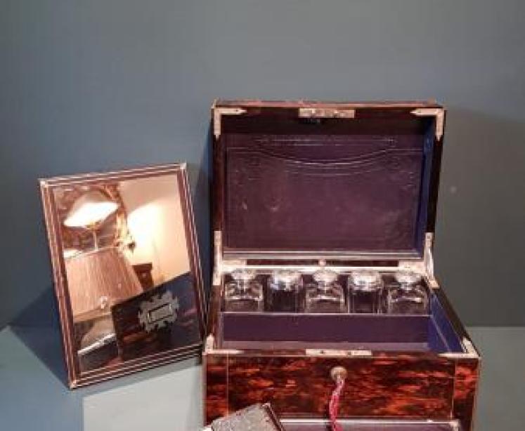 Superb Coromandel and Silver Travelling Box - Image 4