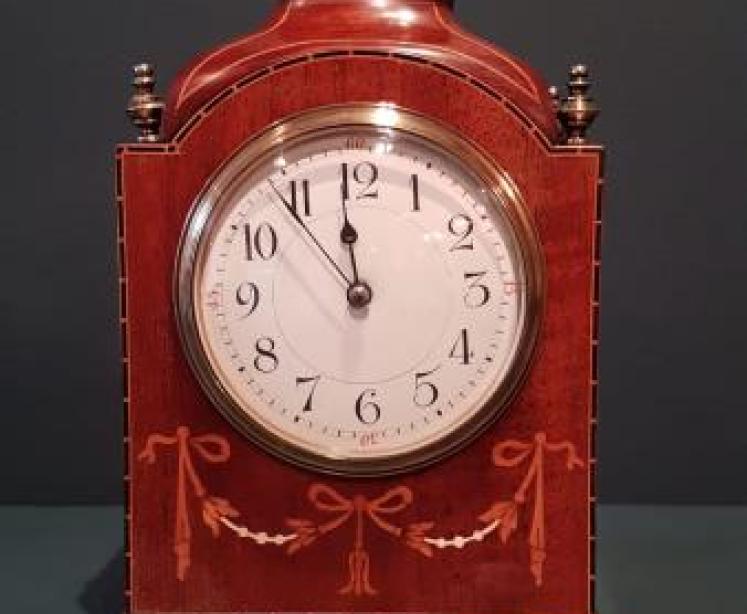 Fine Quality Inlaid Mahogany Mantel Clock - Image 1