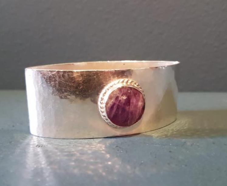 Liberty Planished Silver Agate Napkin Ring - Image 1