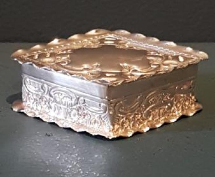 Victorian Lozenge Shaped Silver Box - Image 1