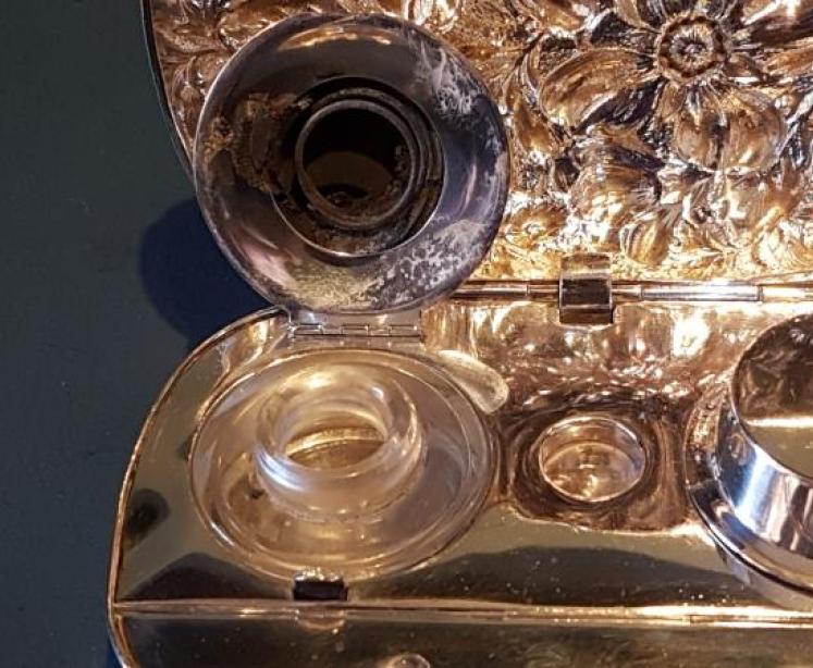 Unusual Burke & Co Silver Travelling Ink Well - Image 4