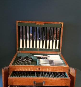 Immaculate Silver Plated 12 Place Setting Canteen of Cutlery