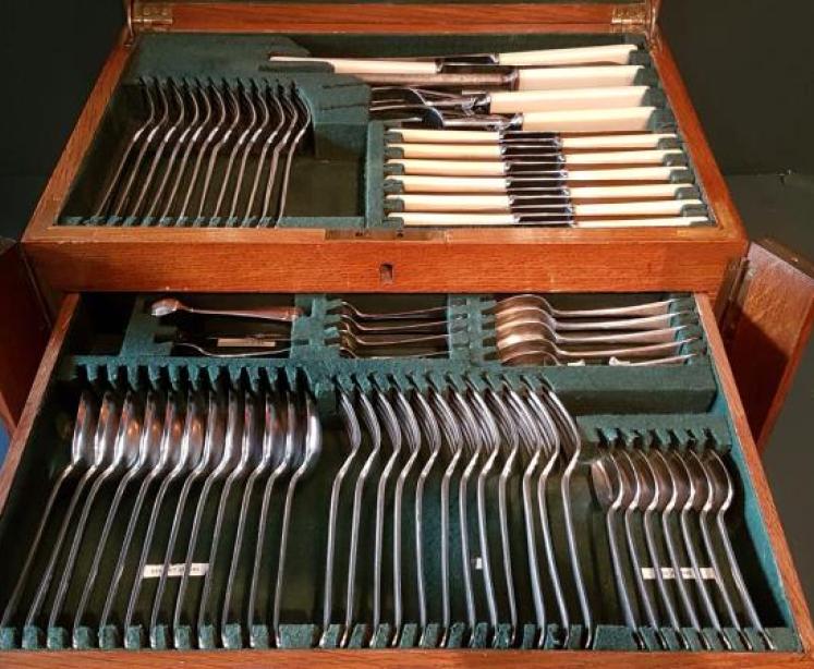 Immaculate Silver Plated 12 Place Setting Canteen of Cutlery - Image 4