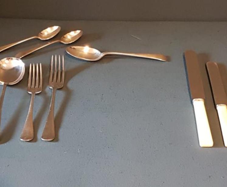 Immaculate Silver Plated 12 Place Setting Canteen of Cutlery - Image 6