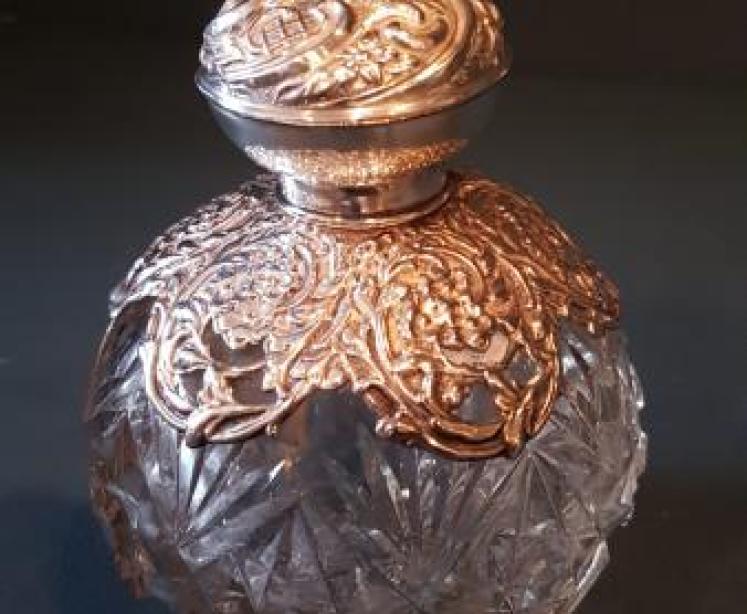 Matching Pair of Silver Topped Scent Bottles - Image 3