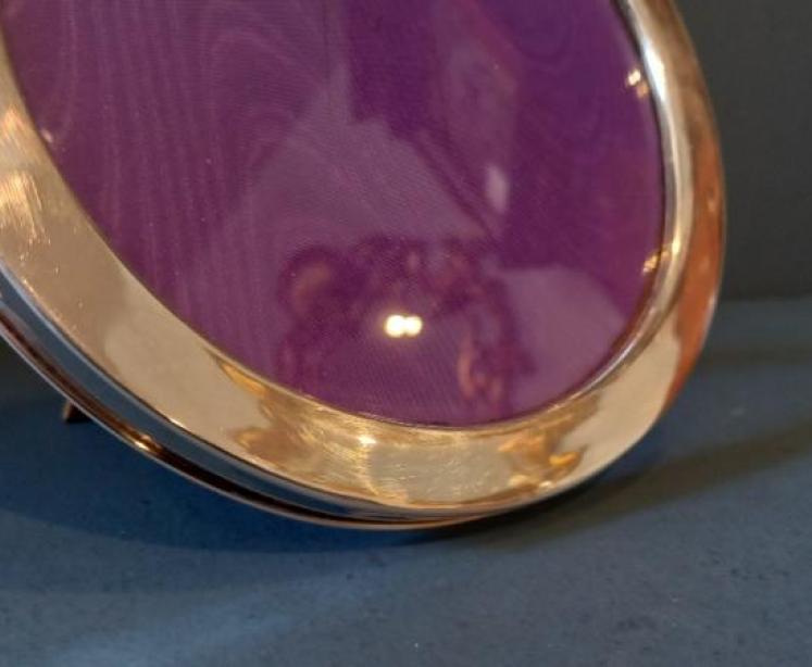 Silver Circular Ribbon Top Photo Frame - Image 3