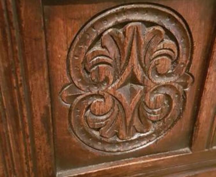 Very Small Oak Coffer - Image 3