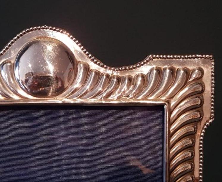 Large Victorian Silver Photo Frame  - Image 4