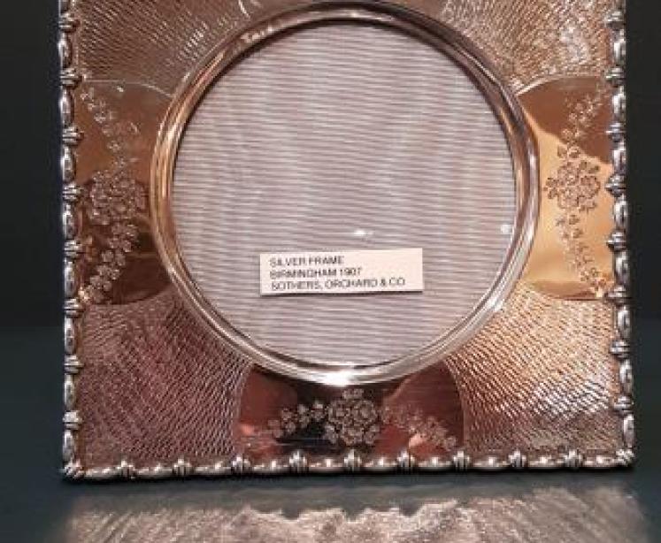 Fine Quality Edwardian Silver Engraved Photo Frame - Image 1