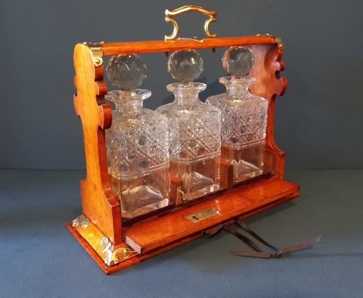 Late Victorian Polished Oak Three Bottle Tantalus - Image 4