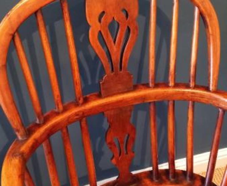 Early Victorian Ash & Yew Low Back Windsor Armchair - Image 5